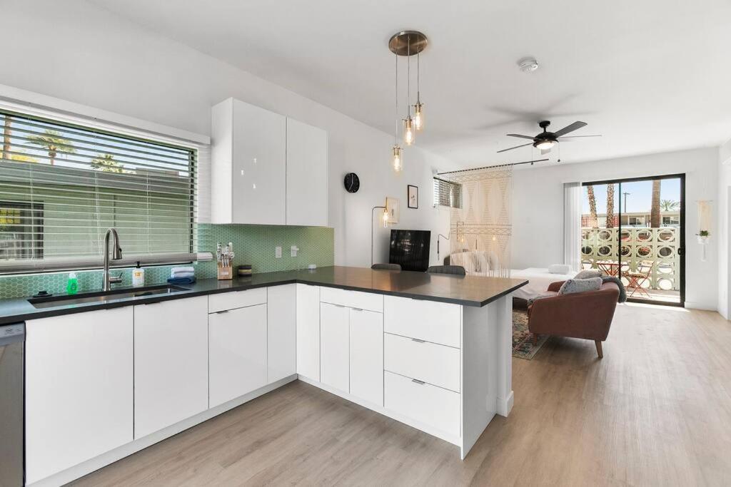 סקוטסדייל Large Studio Rooftop & Poolside - Walk To Old Town מראה חיצוני תמונה